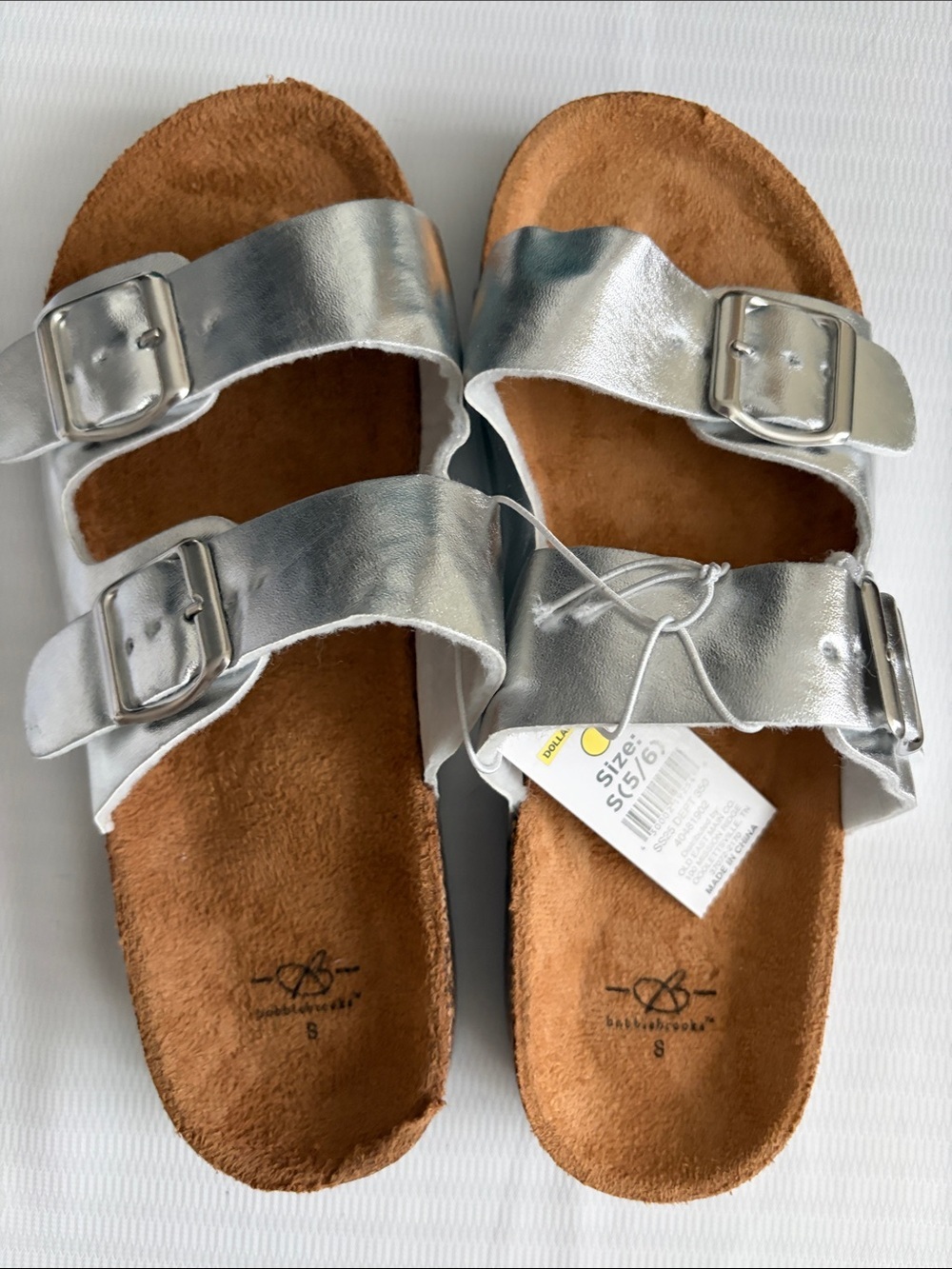 Women’s White Double-Buckle Slide Sandals 7-8 NWT - Picture 3 of 3